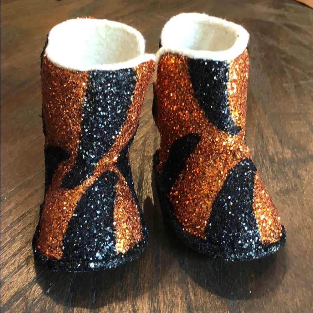 Tiger striped sparkle boots